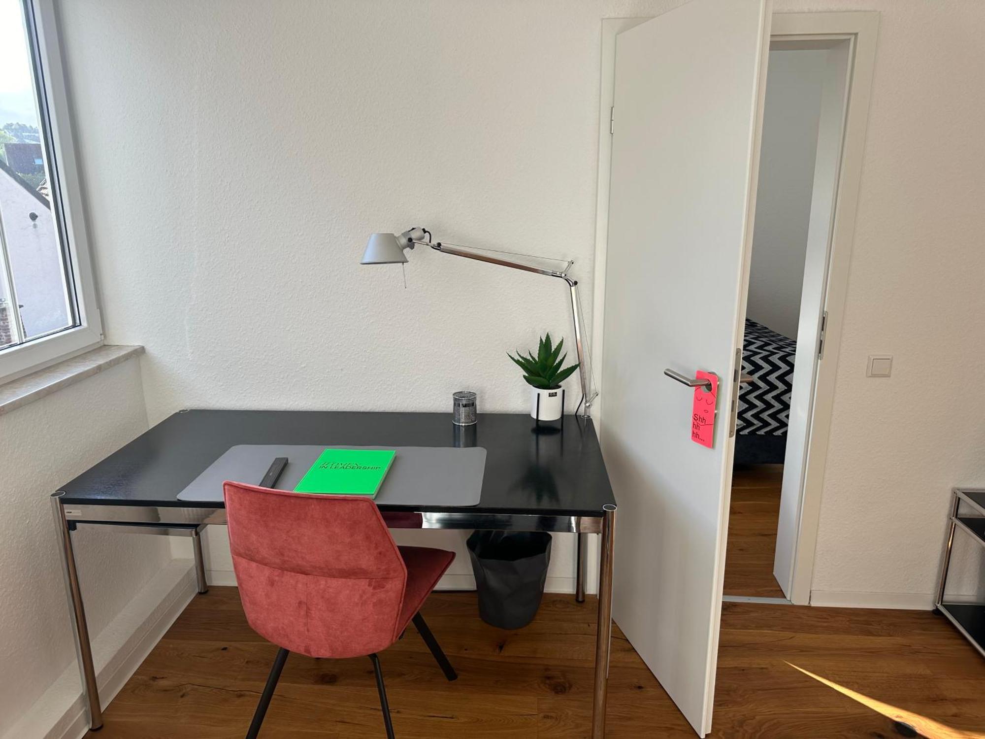 Stylisches Apartment Mit Grossem Tageslichbad Am Marktplatz เลออนแบร์ก ภายนอก รูปภาพ
