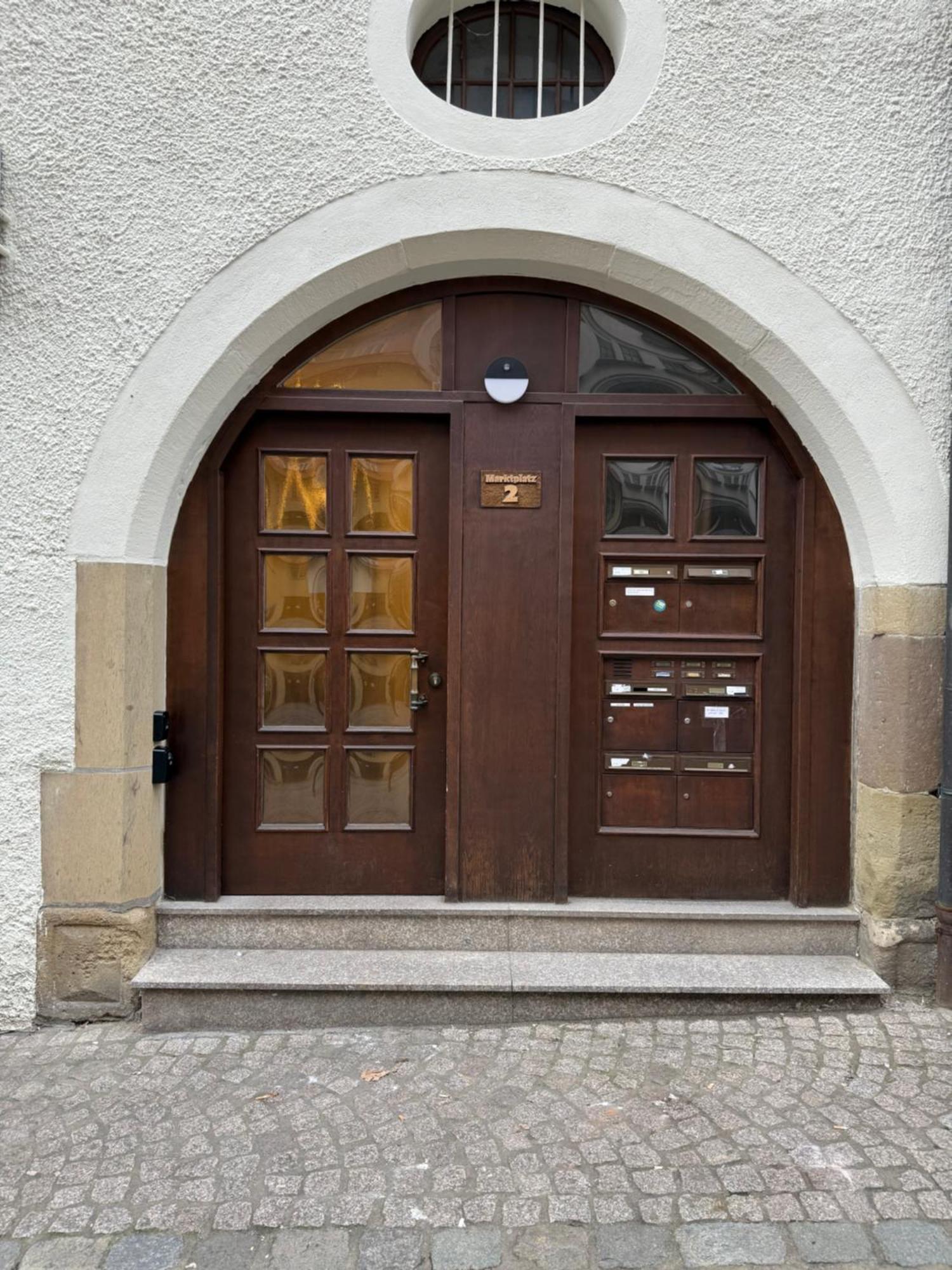 Stylisches Apartment Mit Grossem Tageslichbad Am Marktplatz เลออนแบร์ก ภายนอก รูปภาพ