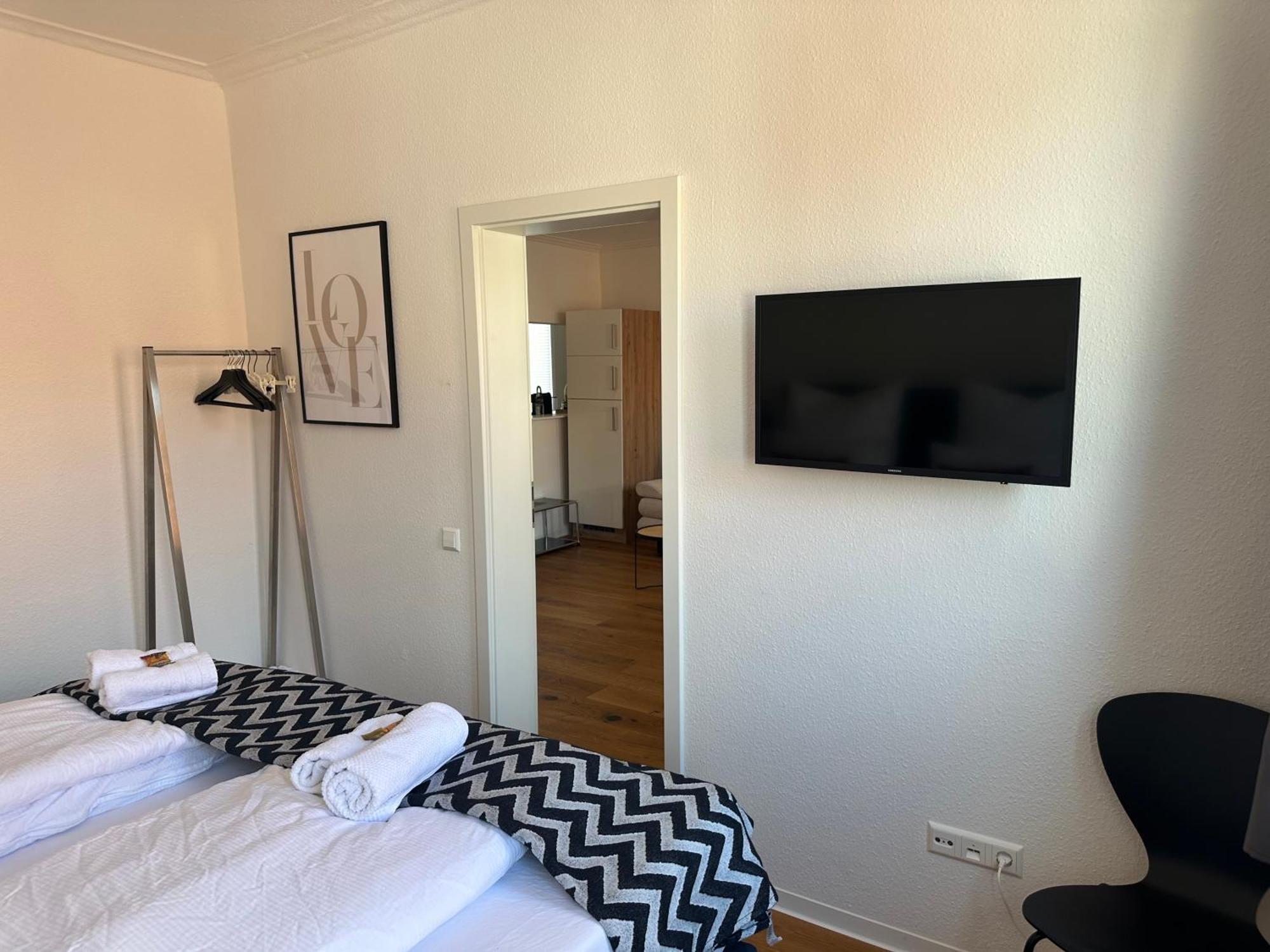 Stylisches Apartment Mit Grossem Tageslichbad Am Marktplatz เลออนแบร์ก ภายนอก รูปภาพ